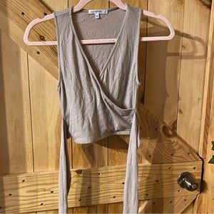 V NECK TANK TOP WOMENS SMALL